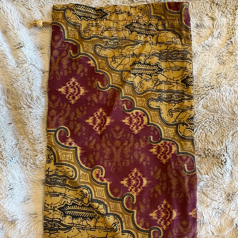 Medium Sized Drawstring Bag - image 2